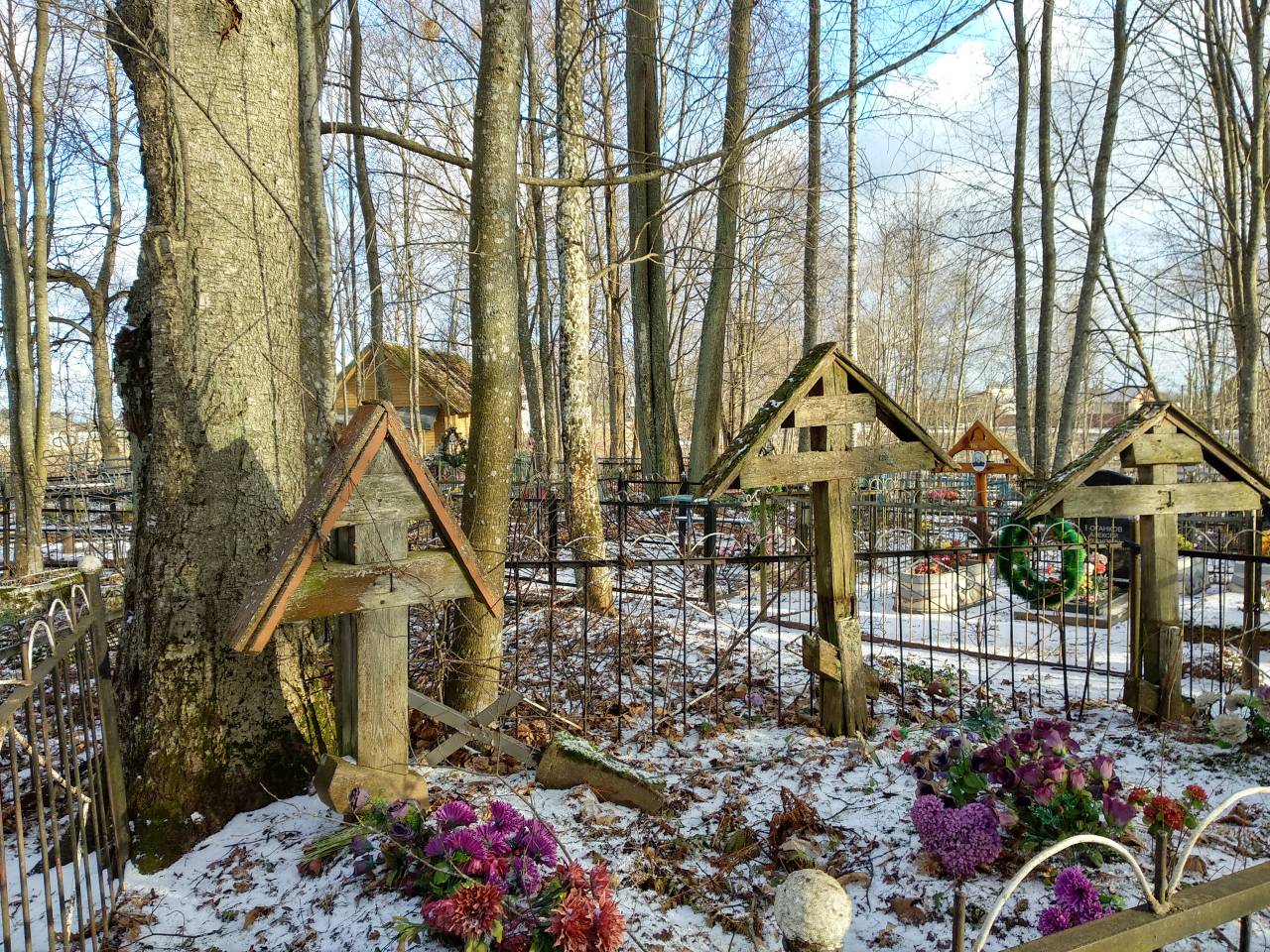 Кладбище в деревне